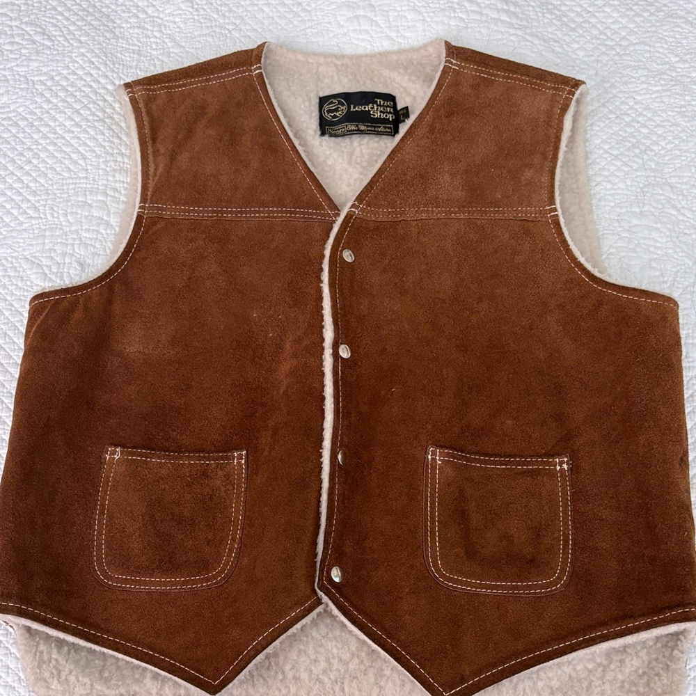 Vintage Sears ‘The Leather Shop’ Brown Suede Shearling-Lined Men's Vest. Size L
